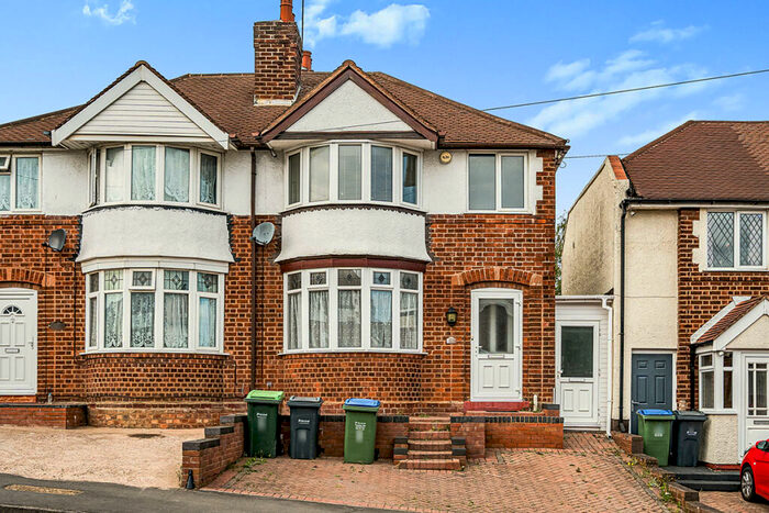 3 Bedroom Semi-Detached House To Rent In Regent Road, Tividale, Oldbury, West Midlands, B69