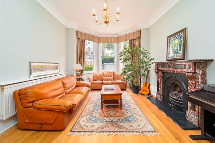 5 Bedroom End Terrace House For Sale In Milton Park, Highgate, N6