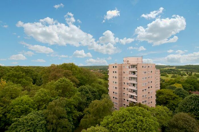 3 Bedroom Flat To Rent In Norley Vale, London, SW15