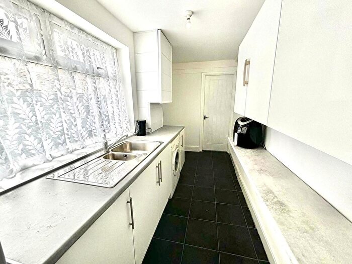 3 Bedroom Property To Rent In Holly Street, Middlesbrough, TS1