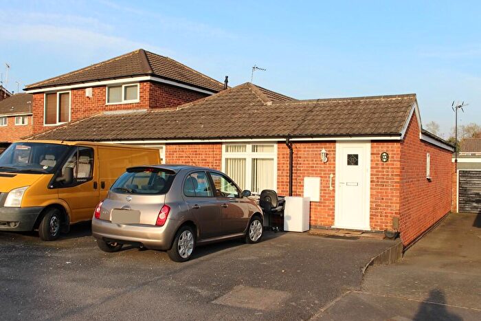 3 Bedroom Detached Bungalow For Sale In Myers Close, Sinfin, DE24