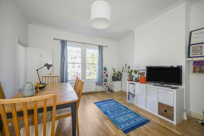 1 Bedroom Flat To Rent In Queen Elizabeth`s Walk, Stoke Newington, N16