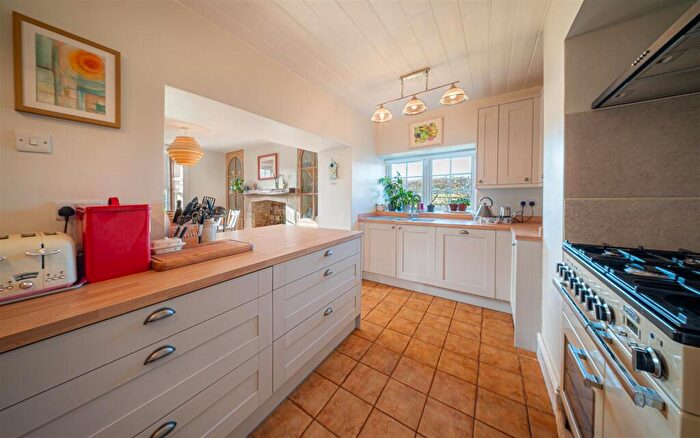 5 Bedroom Detached House For Sale In Canal Bridge, Semington, BA14