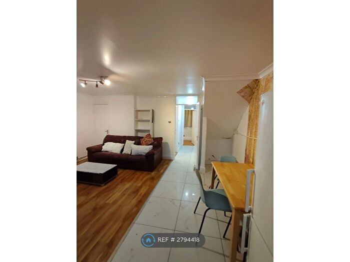 1 Bedroom Flat To Rent In Steele Road, London, N17