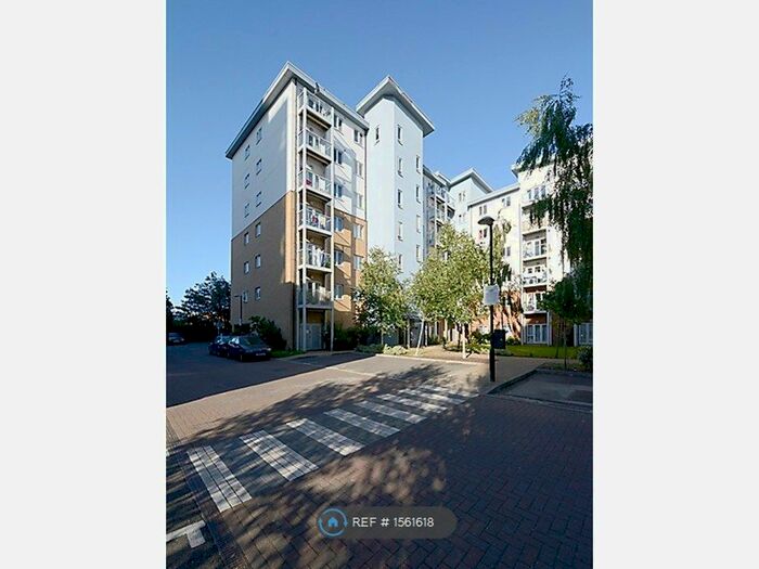 2 Bedroom Flat To Rent In Foundry Court, Slough, SL2