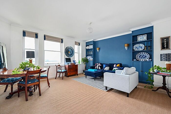 2 Bedroom Flat To Rent In Marine Parade, Brighton, BN2