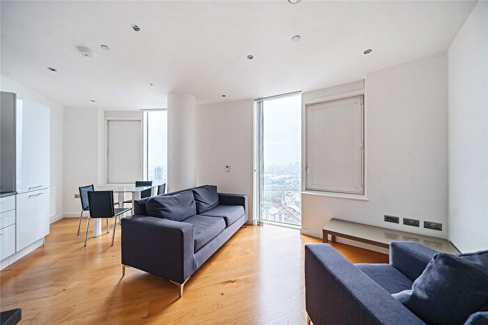 2 Bedroom Flat To Rent In High Street, London, E15