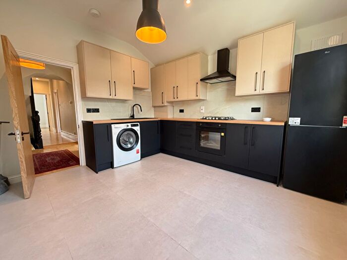 1 Bedroom Flat To Rent In Chisholm Road, Croydon, CR0
