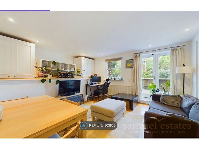 1 Bedroom Flat To Rent In Tooting Broadway, London, SW17