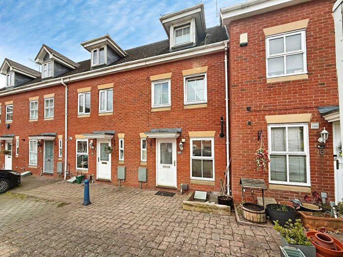 3 Bedroom Property For Sale In Caliban Mews, Heathcote, Warwick, CV34