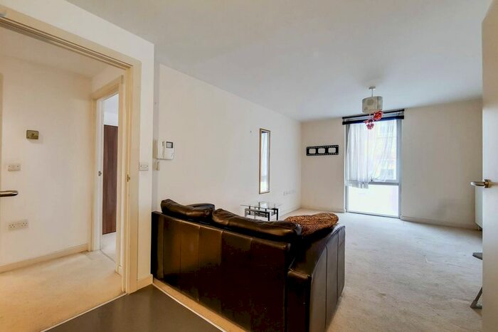 1 Bedroom Flat To Rent In Schoolhouse Yard, Woolwich, London, SE18