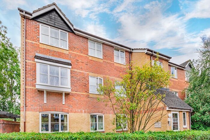 1 Bedroom Flat To Rent In Donald Woods Gardens, Tolworth, KT5
