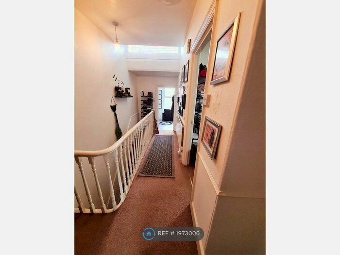 1 Bedroom Flat To Rent In Church Road, Newton Abbot, TQ12