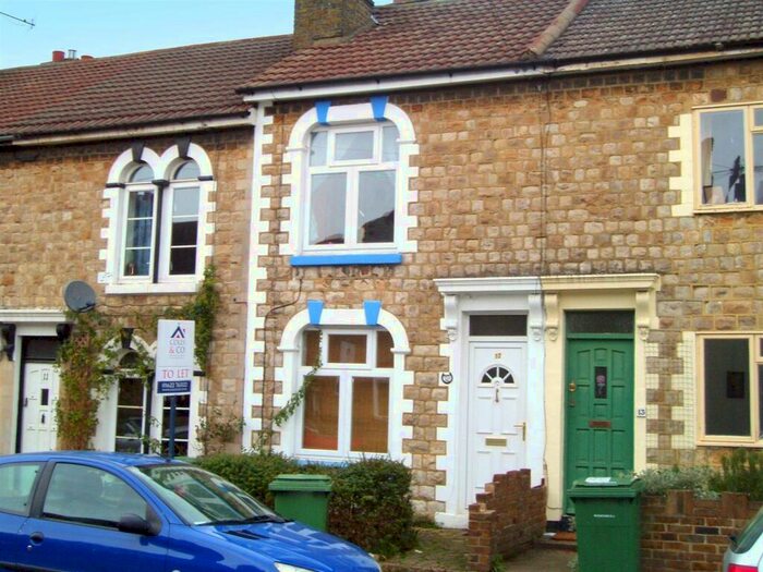 2 Bedroom Detached House To Rent In Waterlow Road, Maidstone, Kent, ME14