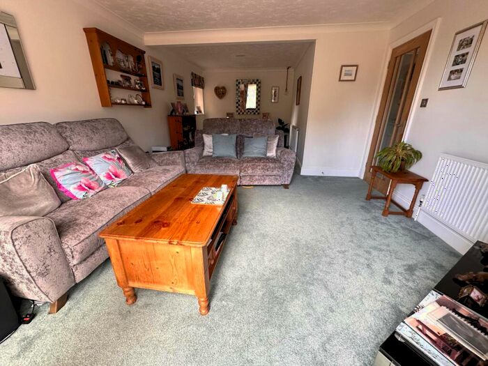 2 Bedroom Semi-Detached Bungalow For Sale In St Johns Farm Mews, Exmouth, EX8