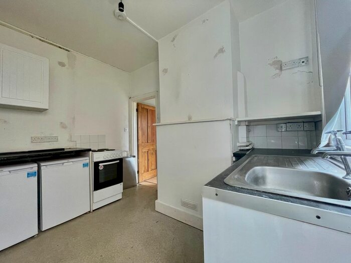 1 Bedroom Studio To Rent In Lower Road, Sutton, London, SM1