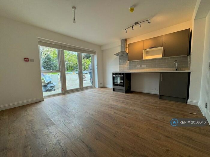 1 Bedroom Flat To Rent In Glebe Villas, Hove, BN3