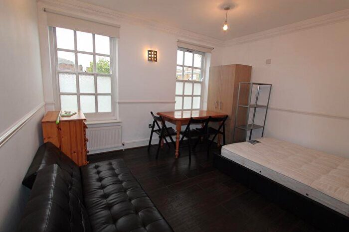 2 Bedroom Flat To Rent In Charrington House, Cephas Avenue, London, E1