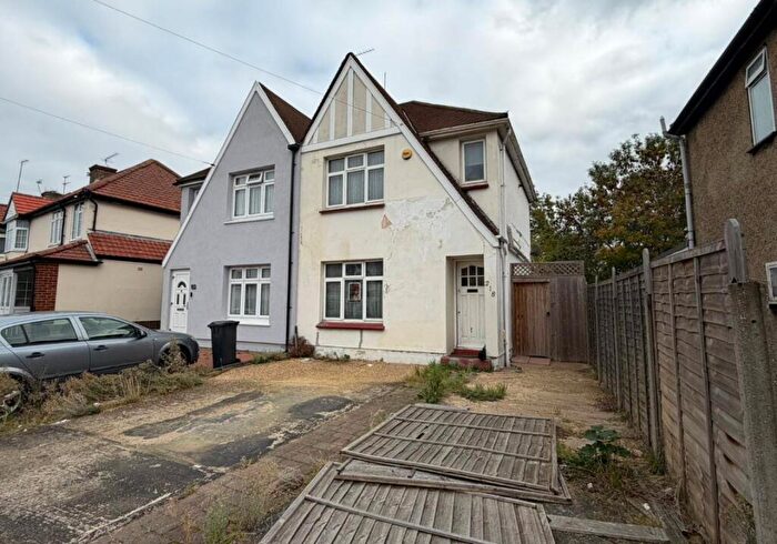 2 Bedroom Semi-Detached House For Sale In Carterhatch Road, Enfield, Middlesex, EN3