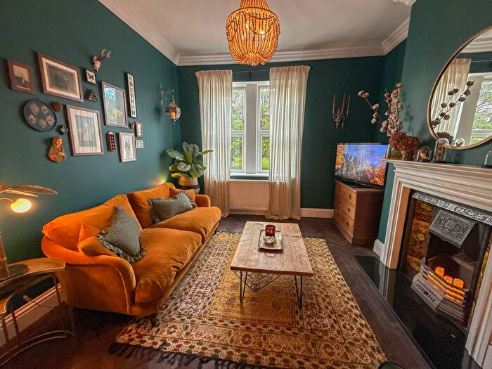 3 Bedroom Flat For Sale In Durham Road, Gateshead, NE8