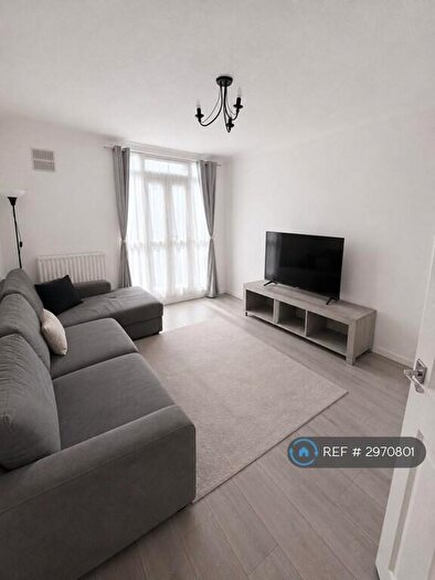 2 Bedroom Flat To Rent In Fairgreen Court, Mitcham, CR4