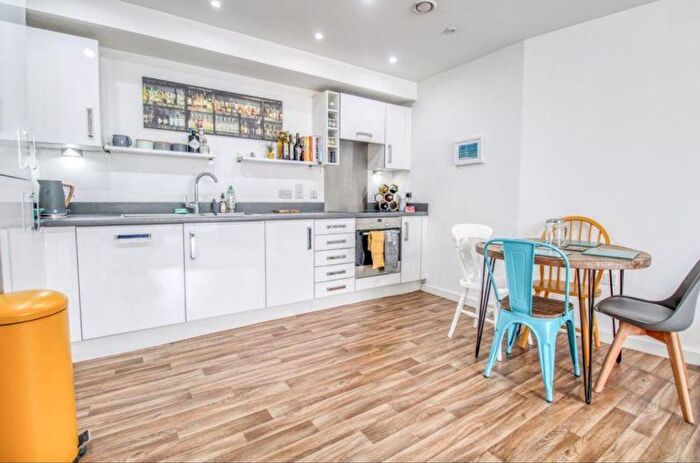 2 Bedroom Flat To Rent In College Street, Empress Heights College Street, SO14