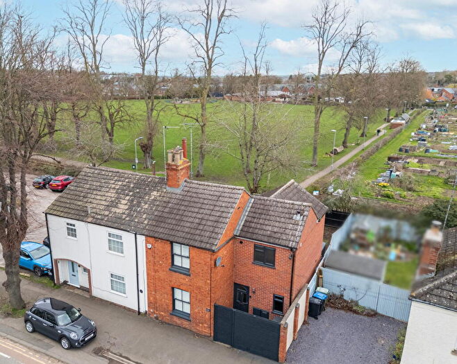 3 Bedroom Semi Detached House For Sale In Northampton Road, Market Harborough, LE16