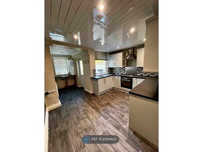 2 Bedroom Terraced House To Rent In Old Road, Hyde, SK14