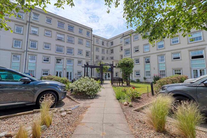 1 Bedroom Apartment For Sale In Imperial Court, Marine Parade West, Clacton On Sea, CO15