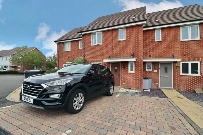 3 Bedroom Semi-Detached House To Rent In Lockwood Place, Dartford, Kent, DA1