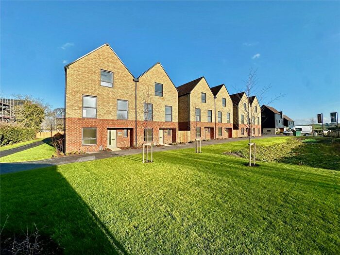 4 Bedroom Semi Detached House For Sale In Kinloch Road, Netherhall Gardens, Cambridge, CB1