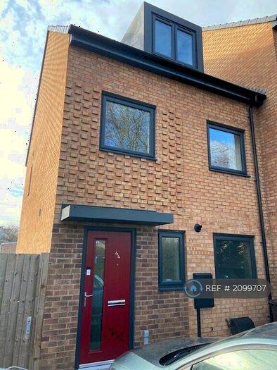 3 Bedroom End Of Terrace House To Rent In Arkwright Walk, Nottingham, NG2
