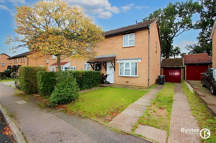 3 Bedroom Semi-Detached House To Rent In Redwood Close, Watford, WD19