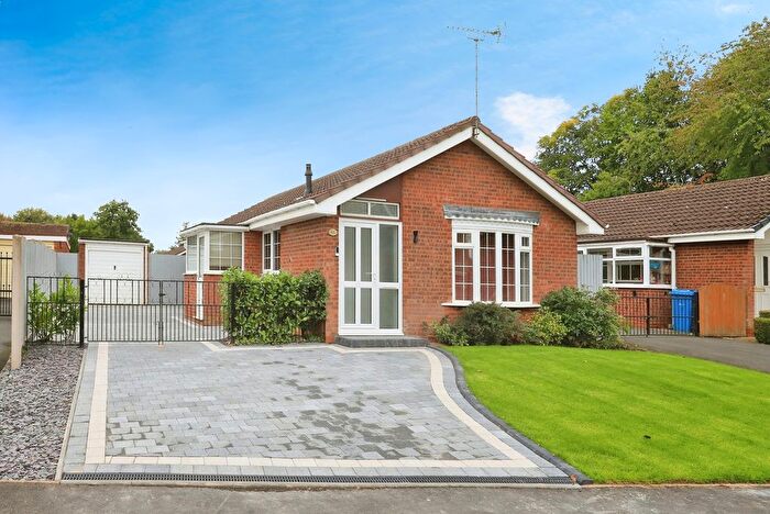 3 Bedroom Bungalow For Sale In Shackleton Drive, Perton Wolverhampton, Staffordshire, WV6