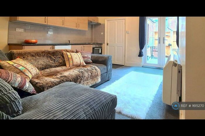 1 Bedroom Flat To Rent In Aston View, Leeds, LS13