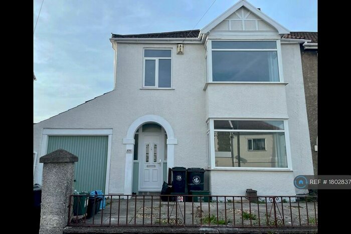 4 Bedroom Semi-Detached House To Rent In Bell Hill Road, Bristol, BS5