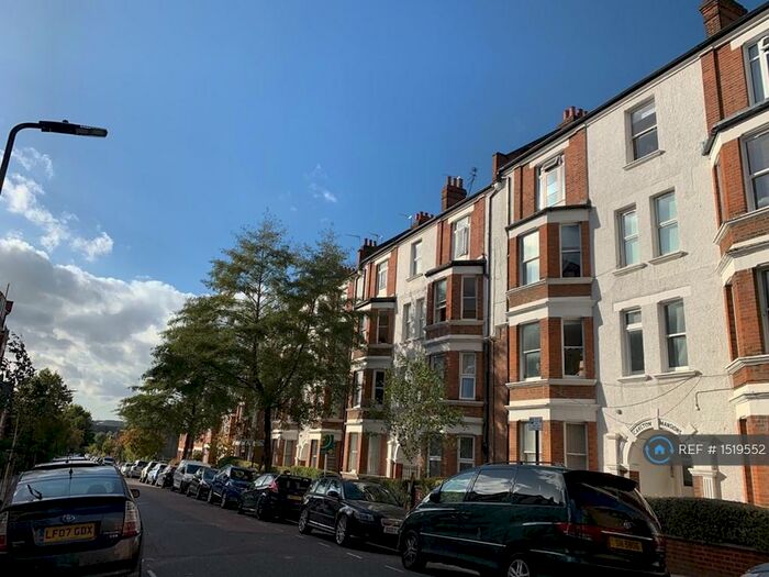 3 Bedroom Flat To Rent In Carlton Mansions, London, N16