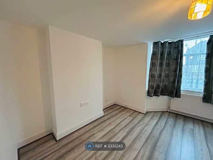 1 Bedroom Flat To Rent In Goresbrook Road, Dagenham, RM9