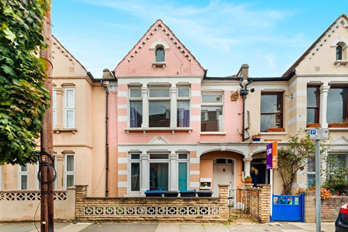 1 Bedroom Maisonette To Rent In Bruce Road, Tooting Junction, CR4