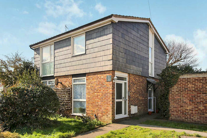 2 Bedroom Flat To Rent In Picardy Road, Belvedere, DA17