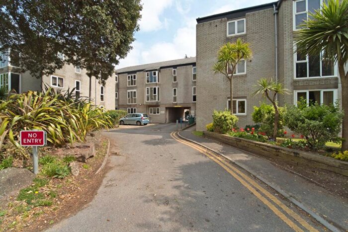 2 Bedroom Flat For Sale In Uphill Road North, Weston-Super-Mare, BS23