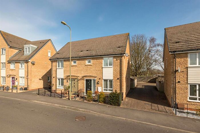 2 Bedroom Semi-Detached House For Sale In Blackthorn Road, Didcot, OX11