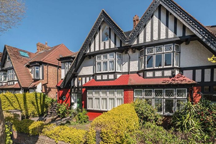 4 Bedroom Maisonette To Rent In Hart Grove, London, W5