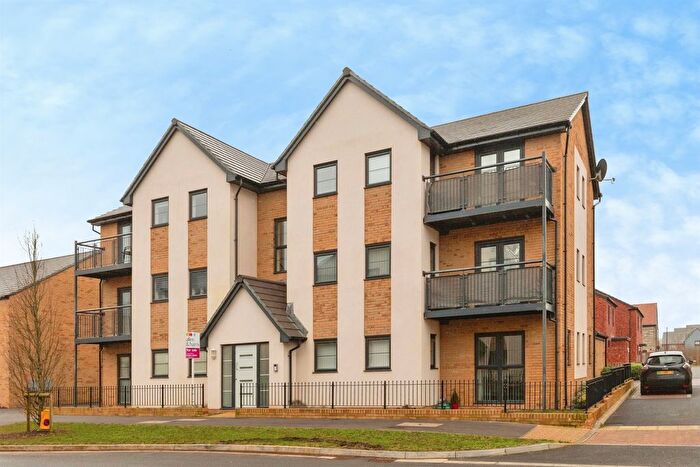 2 Bedroom Flat For Sale In Clark Drive, Yate, Bristol, BS37