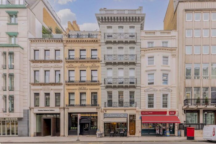 2 Bedroom Flat To Rent In Pall Mall, London, SW1Y