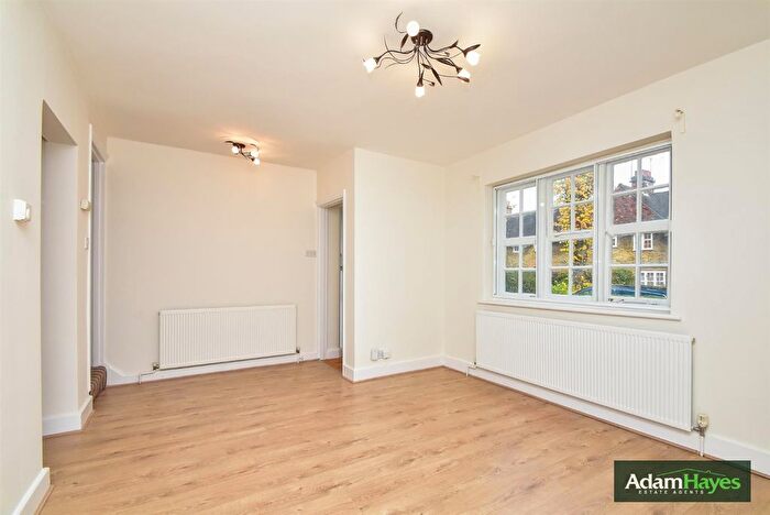 3 Bedroom Cottage To Rent In Asmuns Place, Hampstead Garden Suburb, NW11