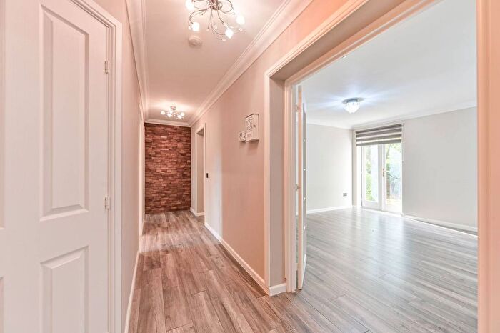 2 Bedroom Flat For Sale In Coverdale Road, Queen's Park, London, NW2