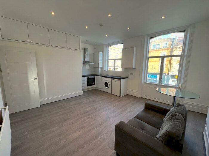 1 Bedroom Apartment To Rent In Holloway Road, London, N19