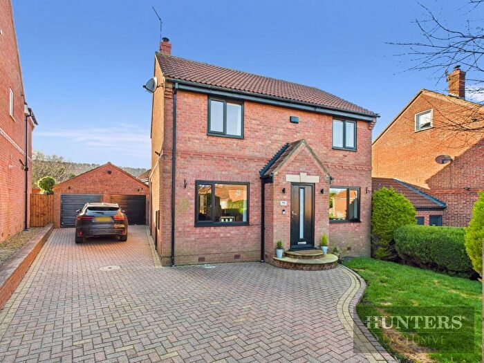 3 Bedroom Detached House For Sale In Hovingham Drive, Scarborough, YO12