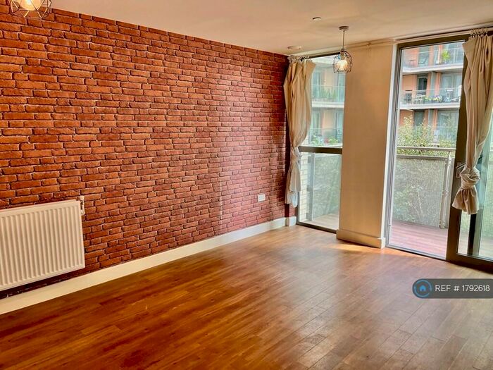 2 Bedroom Flat To Rent In Venice Corte, London, SE13